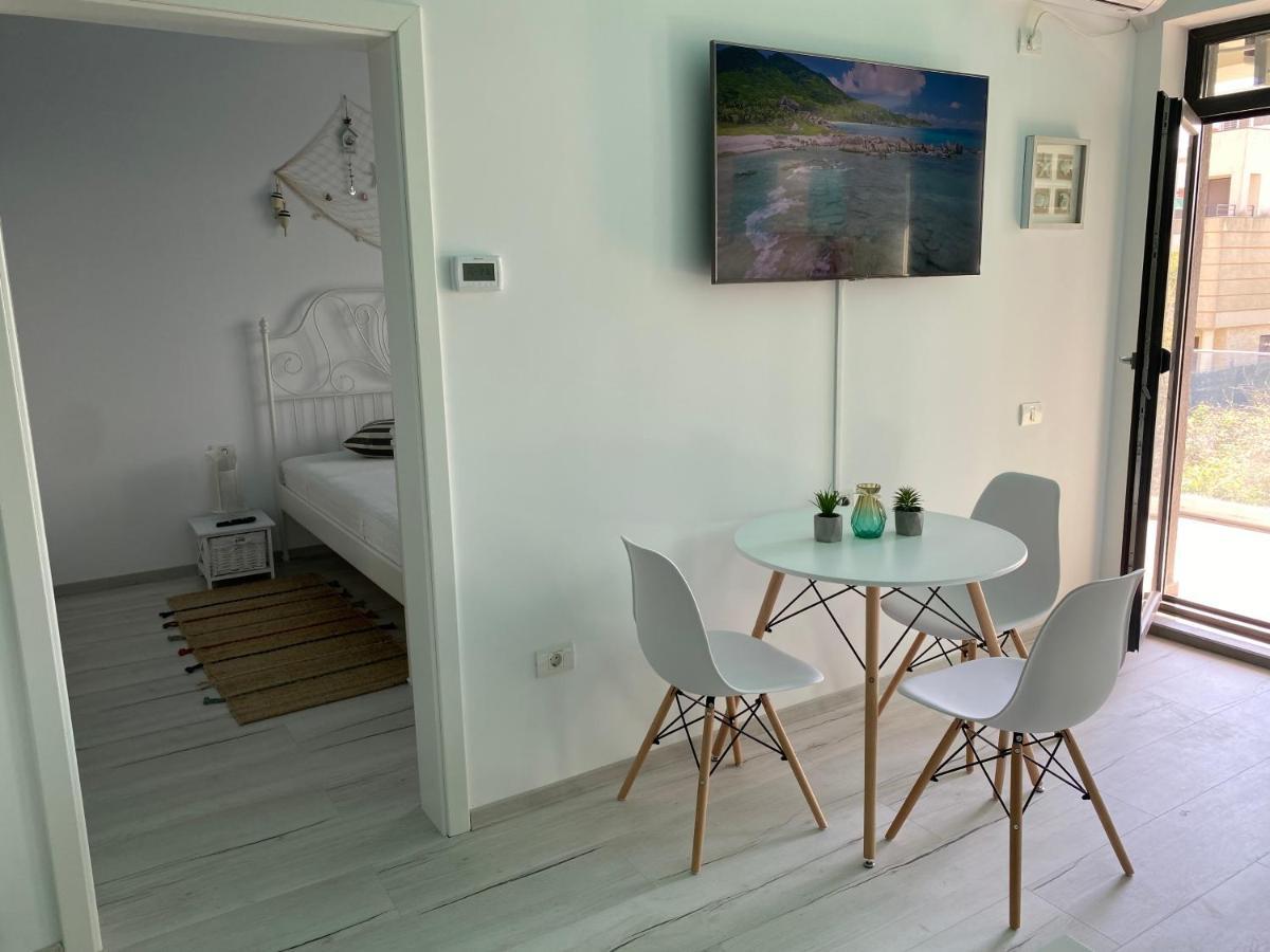 Ela'S Apartment Năvodari Eksteriør billede